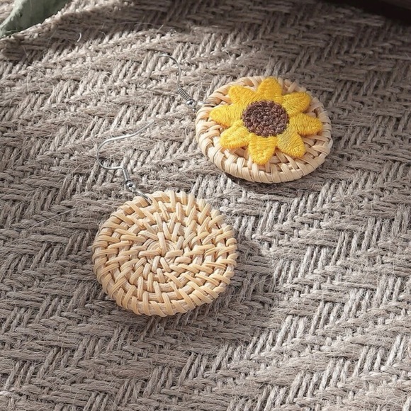 ❤️Sunflower Round Drop Rattan Earrings - Picture 5 of 8